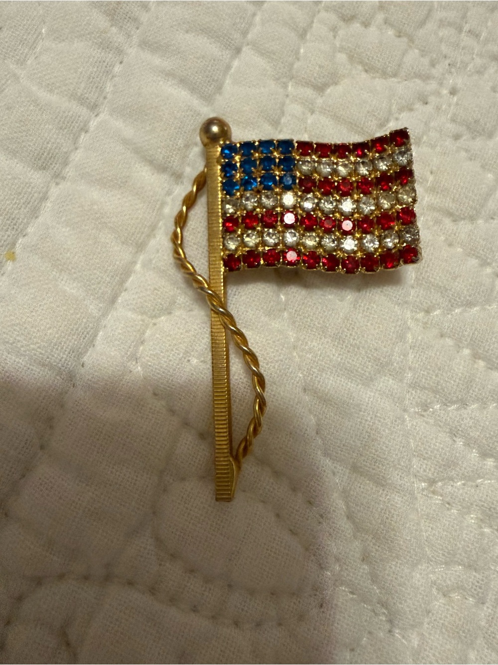 Vintage Gold-Tone American Flag Crystal Brooch Lapel Pin - Red White Blue